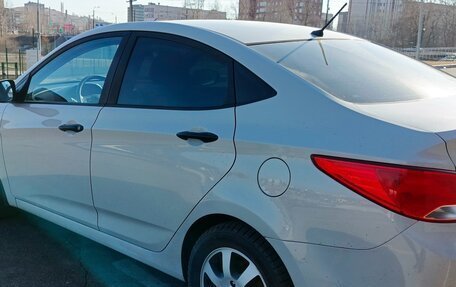 Hyundai Solaris II рестайлинг, 2014 год, 960 000 рублей, 3 фотография