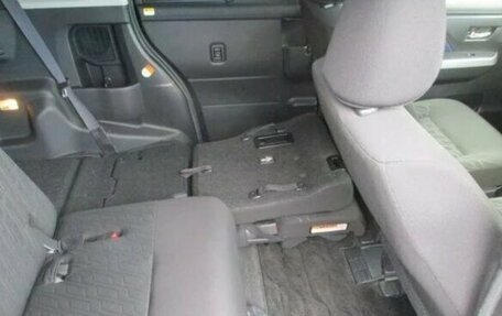 Toyota Roomy I, 2021 год, 1 450 000 рублей, 21 фотография