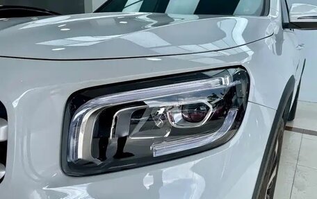 Mercedes-Benz GLB, 2022 год, 2 350 000 рублей, 4 фотография