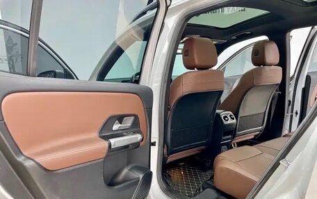 Mercedes-Benz GLB, 2022 год, 2 350 000 рублей, 11 фотография