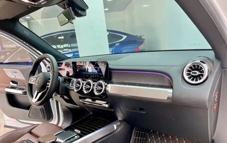 Mercedes-Benz GLB, 2022 год, 2 350 000 рублей, 15 фотография