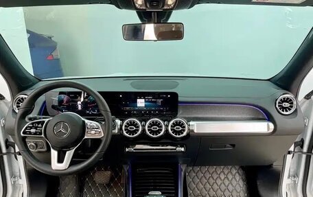 Mercedes-Benz GLB, 2022 год, 2 350 000 рублей, 19 фотография