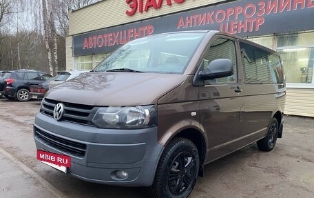 Volkswagen Caravelle T5, 2012 год, 1 800 000 рублей, 2 фотография