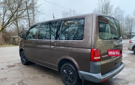 Volkswagen Caravelle T5, 2012 год, 1 800 000 рублей, 8 фотография