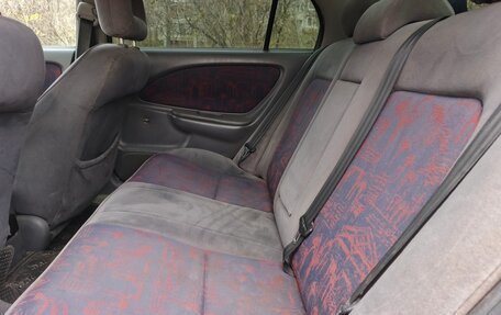 Toyota Avensis III рестайлинг, 1999 год, 300 000 рублей, 6 фотография