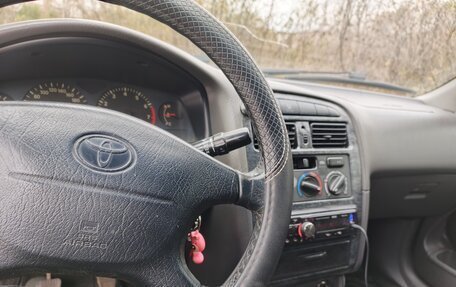 Toyota Avensis III рестайлинг, 1999 год, 300 000 рублей, 3 фотография