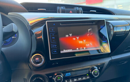 Toyota Hilux VIII, 2015 год, 2 940 000 рублей, 9 фотография