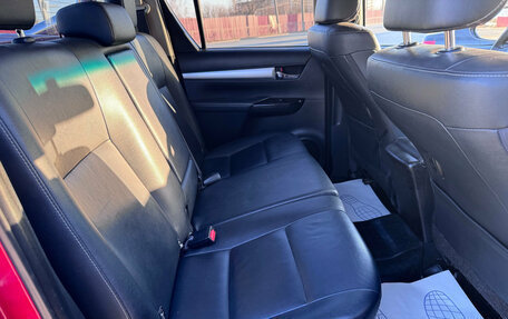 Toyota Hilux VIII, 2015 год, 2 940 000 рублей, 15 фотография