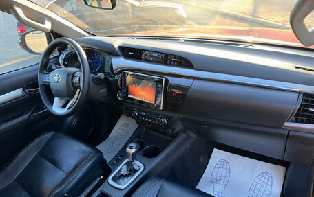 Toyota Hilux VIII, 2015 год, 2 940 000 рублей, 16 фотография