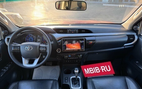 Toyota Hilux VIII, 2015 год, 2 940 000 рублей, 17 фотография
