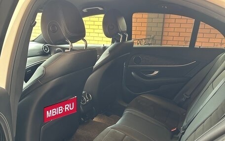 Mercedes-Benz E-Класс, 2019 год, 3 500 000 рублей, 6 фотография