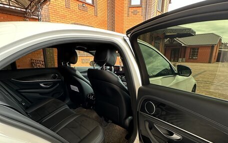 Mercedes-Benz E-Класс, 2019 год, 3 500 000 рублей, 8 фотография