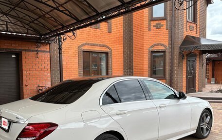 Mercedes-Benz E-Класс, 2019 год, 3 500 000 рублей, 10 фотография