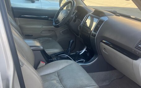 Toyota Land Cruiser Prado 120 рестайлинг, 2008 год, 1 650 000 рублей, 7 фотография