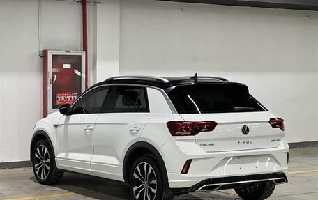 Volkswagen T-Roc I, 2022 год, 1 700 000 рублей, 3 фотография