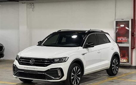 Volkswagen T-Roc I, 2022 год, 1 700 000 рублей, 2 фотография