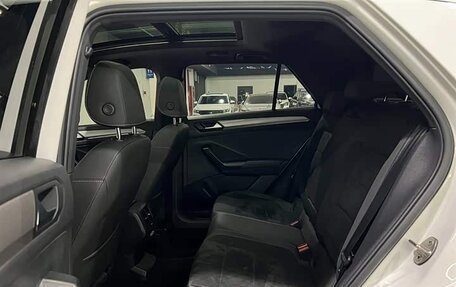 Volkswagen T-Roc I, 2022 год, 1 700 000 рублей, 12 фотография