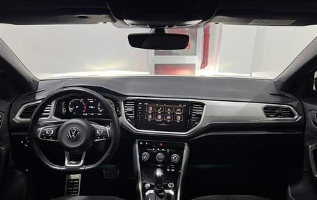 Volkswagen T-Roc I, 2022 год, 1 700 000 рублей, 13 фотография