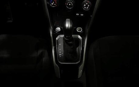 Volkswagen T-Roc I, 2022 год, 1 700 000 рублей, 19 фотография