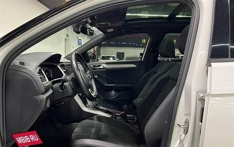 Volkswagen T-Roc I, 2022 год, 1 700 000 рублей, 16 фотография