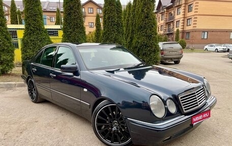 Mercedes-Benz E-Класс, 1998 год, 695 000 рублей, 1 фотография