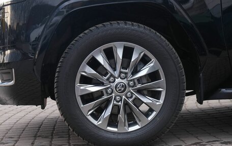 Toyota Land Cruiser, 2023 год, 12 180 000 рублей, 6 фотография