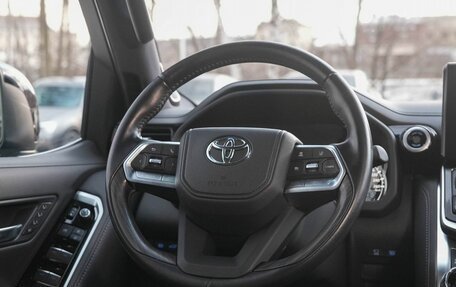 Toyota Land Cruiser, 2023 год, 12 180 000 рублей, 16 фотография