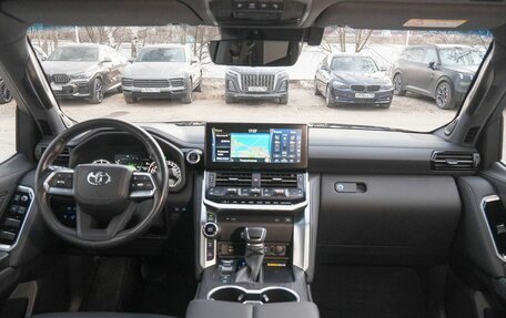 Toyota Land Cruiser, 2023 год, 12 180 000 рублей, 15 фотография