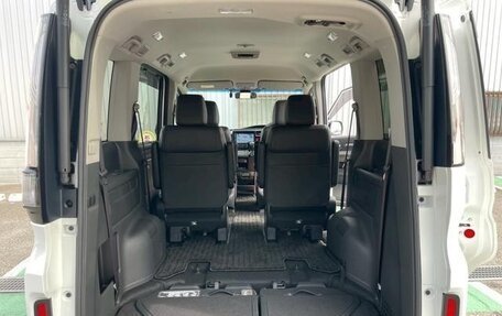 Honda Stepwgn IV, 2021 год, 2 100 000 рублей, 16 фотография