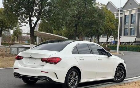 Mercedes-Benz A-Класс, 2022 год, 1 950 000 рублей, 4 фотография