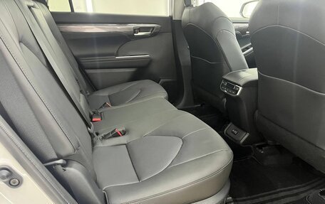 Toyota Highlander, 2026 год, 5 640 000 рублей, 30 фотография