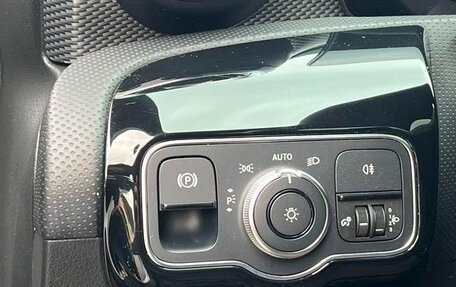 Mercedes-Benz A-Класс, 2022 год, 1 950 000 рублей, 11 фотография