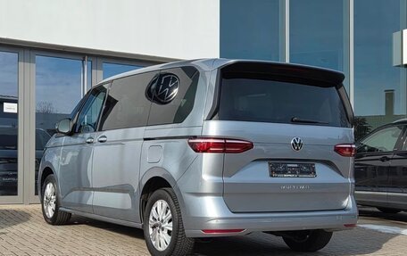 Volkswagen Multivan, 2022 год, 4 560 000 рублей, 4 фотография
