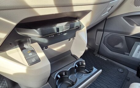 Volkswagen Multivan, 2022 год, 4 560 000 рублей, 16 фотография