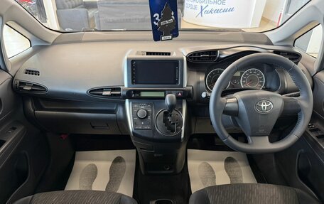 Toyota Wish II, 2010 год, 1 349 000 рублей, 16 фотография