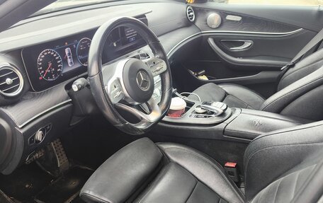 Mercedes-Benz E-Класс, 2018 год, 2 100 000 рублей, 11 фотография