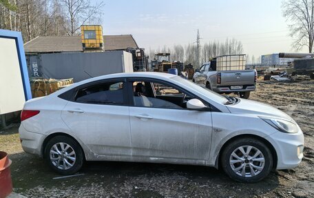 Hyundai Solaris II рестайлинг, 2014 год, 630 000 рублей, 2 фотография