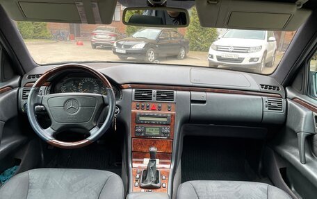 Mercedes-Benz E-Класс, 1998 год, 695 000 рублей, 19 фотография