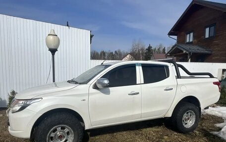 Mitsubishi L200 IV рестайлинг, 2015 год, 2 300 000 рублей, 2 фотография
