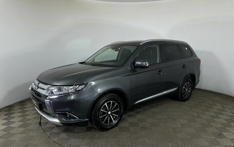 Mitsubishi Outlander III рестайлинг 3, 2018 год, 2 000 000 рублей, 1 фотография