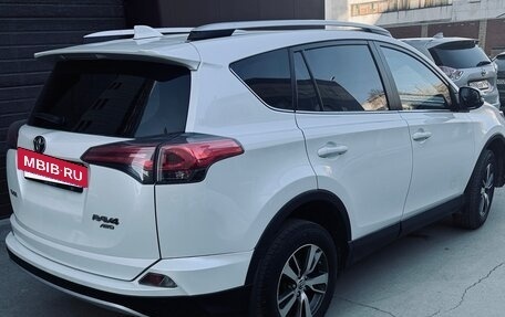 Toyota RAV4, 2018 год, 2 490 000 рублей, 5 фотография