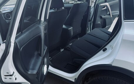 Toyota RAV4, 2018 год, 2 490 000 рублей, 10 фотография