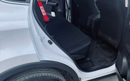 Toyota RAV4, 2018 год, 2 490 000 рублей, 13 фотография