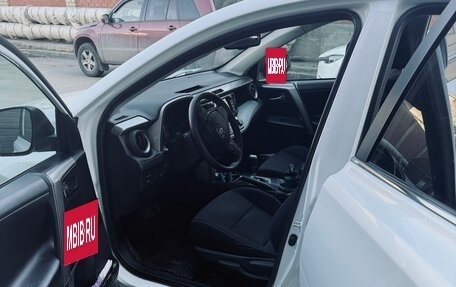 Toyota RAV4, 2018 год, 2 490 000 рублей, 11 фотография