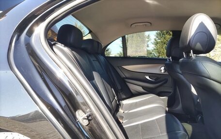 Mercedes-Benz E-Класс, 2016 год, 2 500 000 рублей, 10 фотография