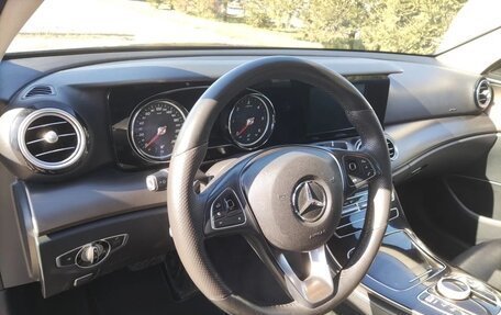 Mercedes-Benz E-Класс, 2016 год, 2 500 000 рублей, 6 фотография