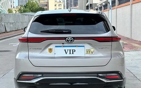 Toyota Venza, 2024 год, 4 150 000 рублей, 2 фотография