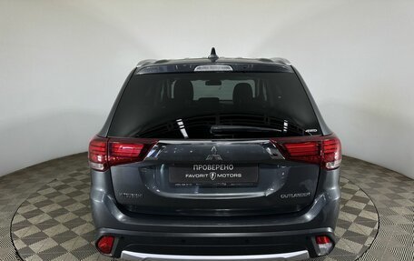 Mitsubishi Outlander III рестайлинг 3, 2018 год, 2 000 000 рублей, 3 фотография