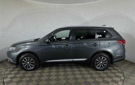 Mitsubishi Outlander III рестайлинг 3, 2018 год, 2 000 000 рублей, 5 фотография