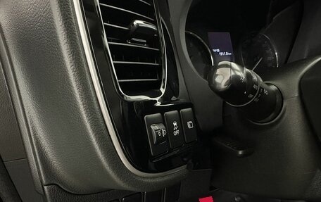 Mitsubishi Outlander III рестайлинг 3, 2018 год, 2 000 000 рублей, 9 фотография